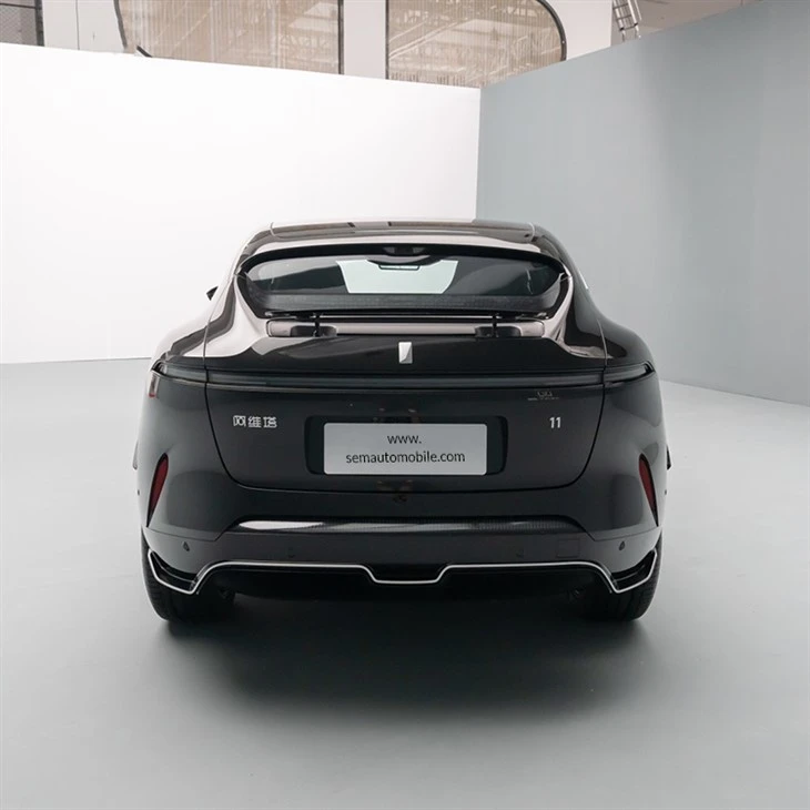 AVATR 011  Awd Luxury SUV