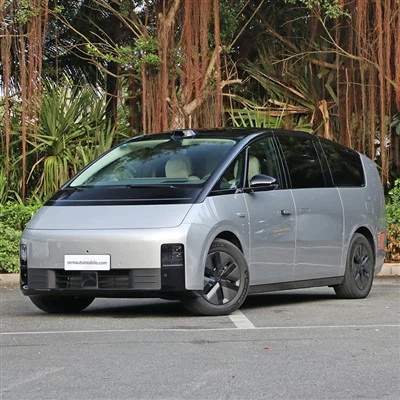Fersiwn Ultra Model Li Lixiang Mega 2024 MPV